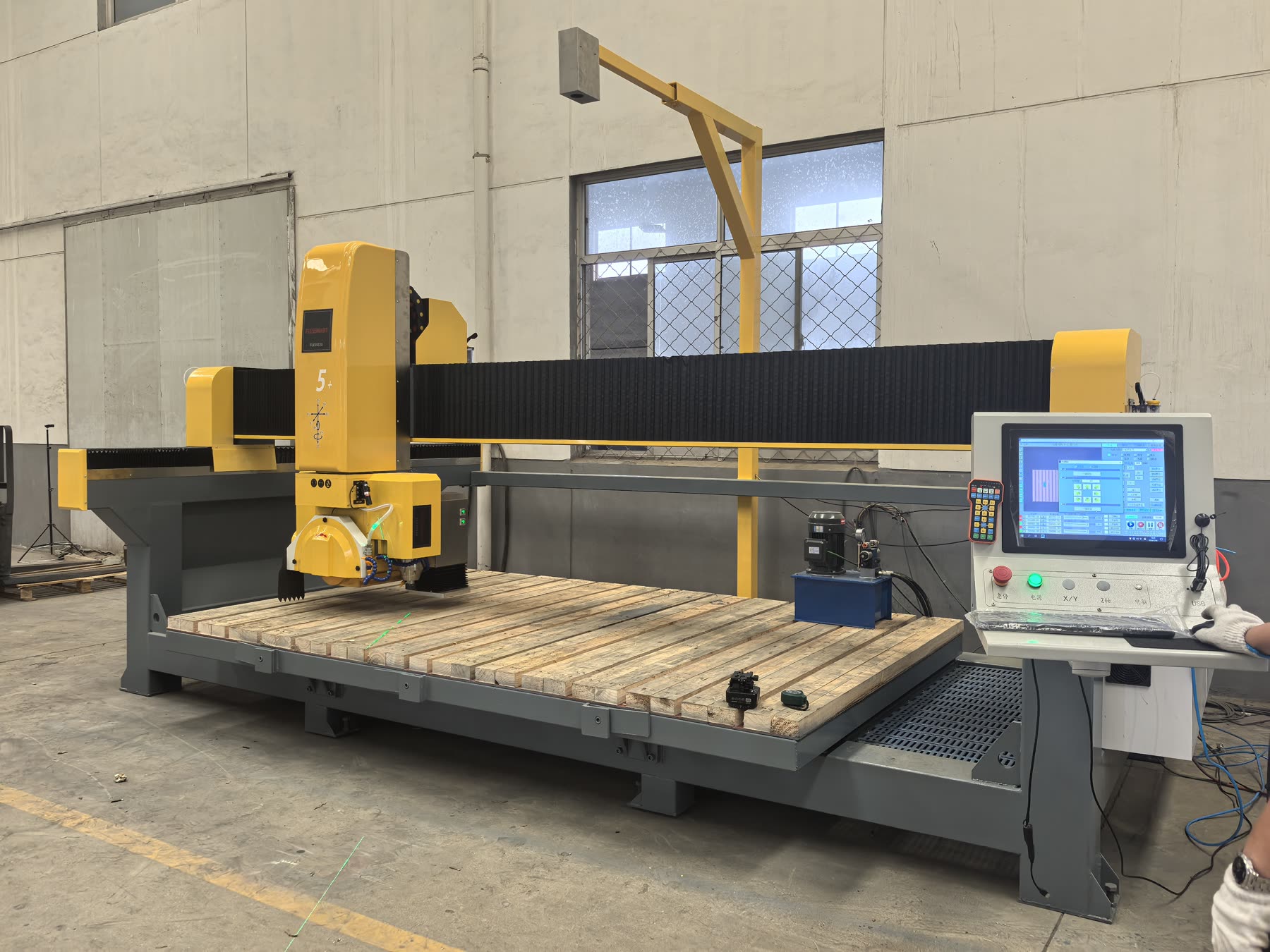 FLESSMART 530 in a workshop